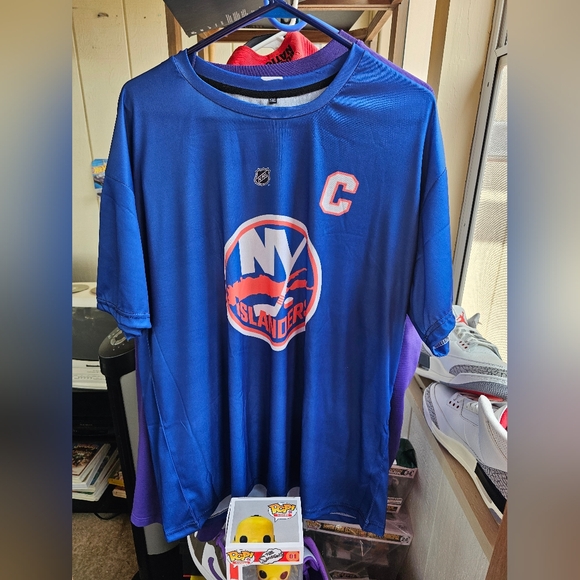 Anders Lee - Picture 1 of 6